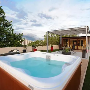 Feel Good Penthouse With Jacuzzi Kroatien